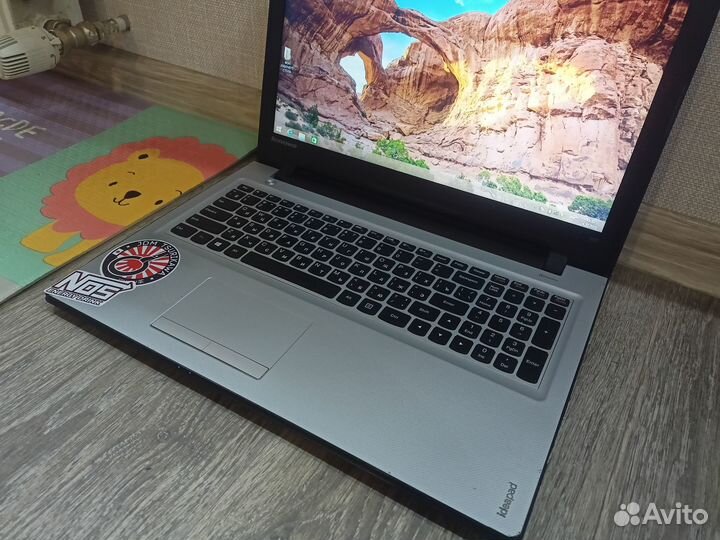 Lenovo Intel i5 6200u/8gb