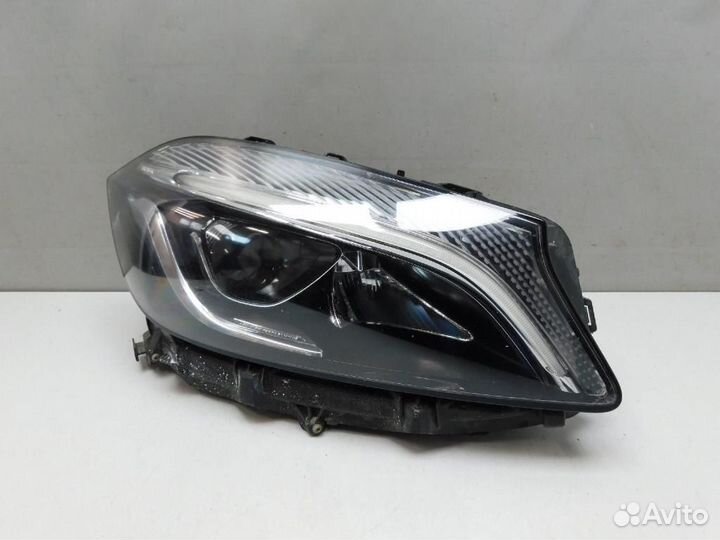 Фара правая Mercedes-Benz A-Class