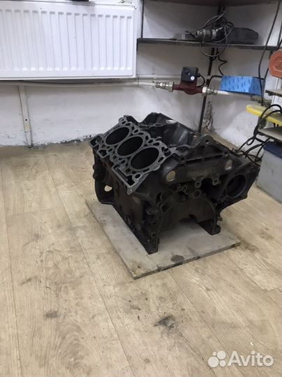 Блок цилиндров v6 2,7 Hdi Ситроен Пежо Ягуар XF