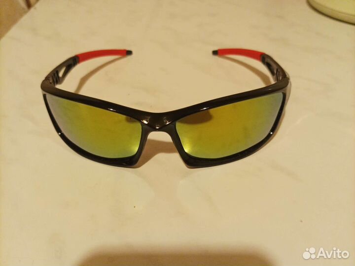 Спортивные солнцезащитные очки