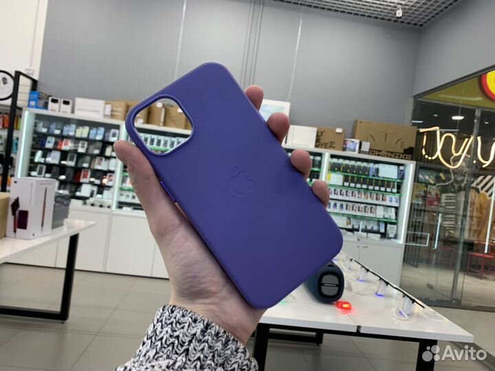 Кожаный чехол с MagSafe для iPhone 13