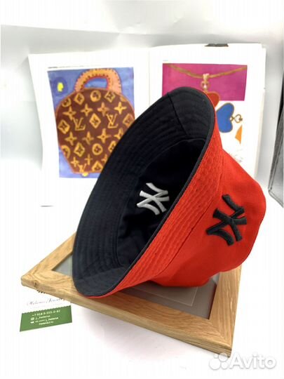 Панама NY двухсторонняя черно-красная (1011)