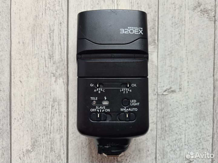 Вспышка Canon Speedlite 320EX