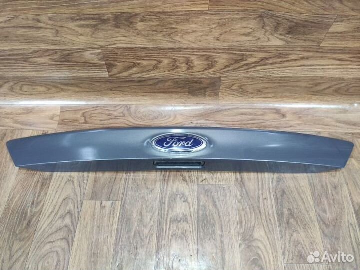 Накладка двери багажника Ford Focus CB8 pnda 2014