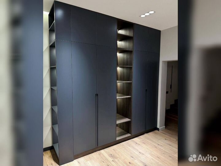 Шкаф распашной белый