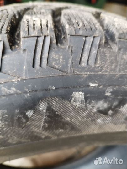 Bridgestone Blizzak Spike-01 235/65 R17