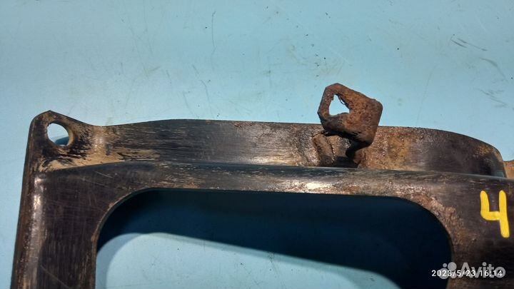 Кронштейн коллектора для Mitsubishi Lancer 9