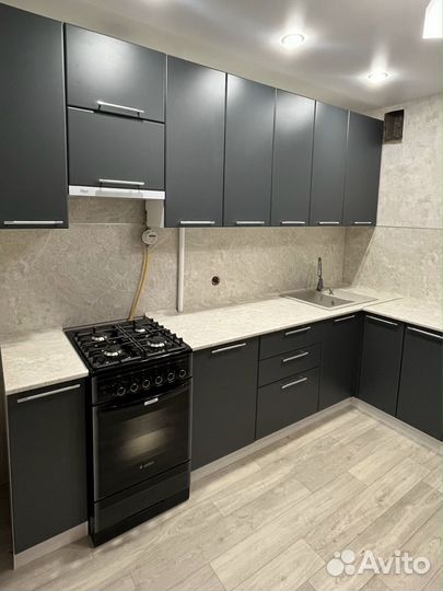 Встроенный гарнитур, кухня под заказ