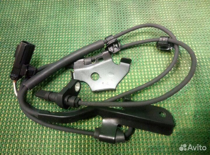 Датчик abs передний левый Toyota Rav4 30 ACA3#