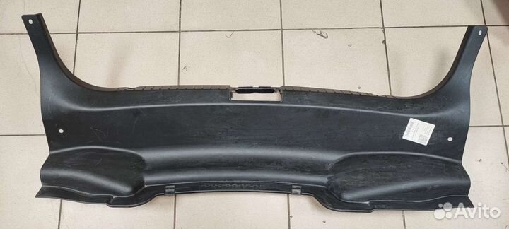 Облицовка задней панели багажника Mazda 3 BL