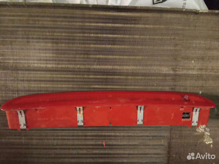 Стоп сигнал+моторчик дворника +обшивка крышки бага