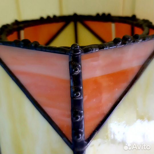 Светильник, лампа в технике Тиффани