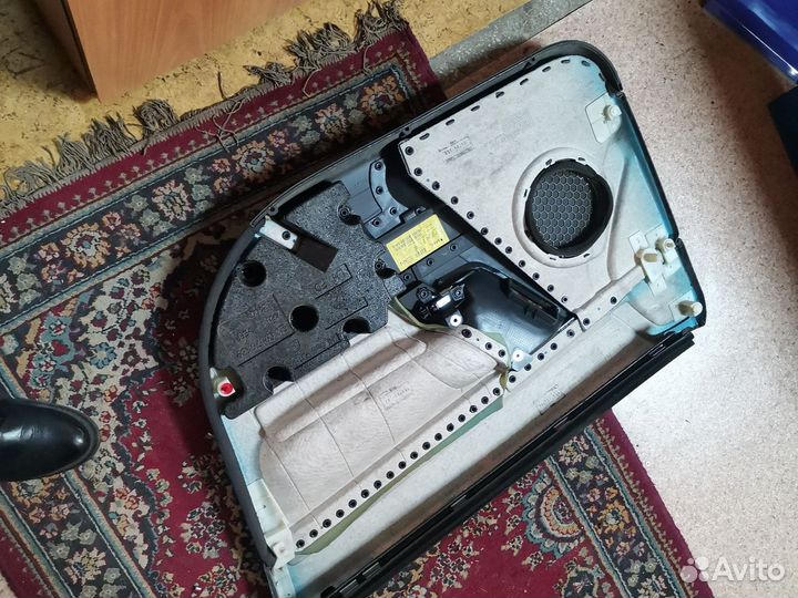 Обшивка водительской двери