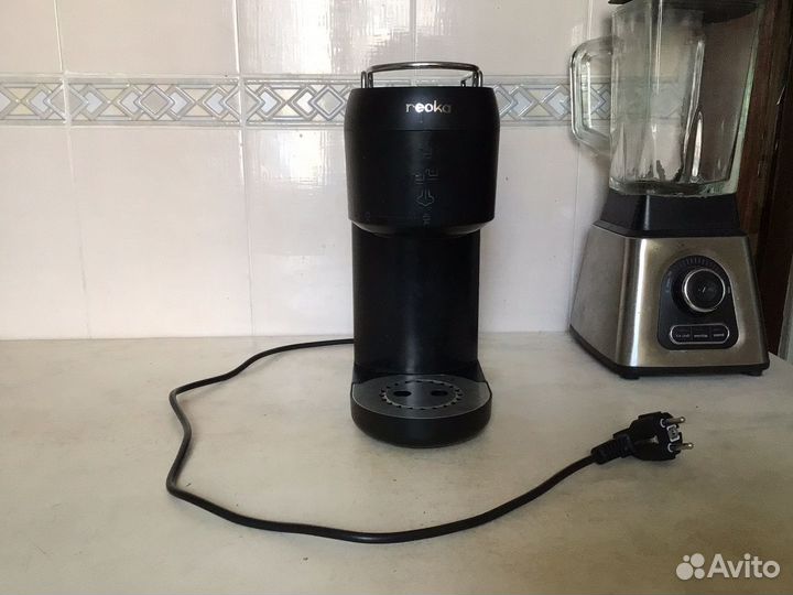 Кофеварка рожковая Reoka