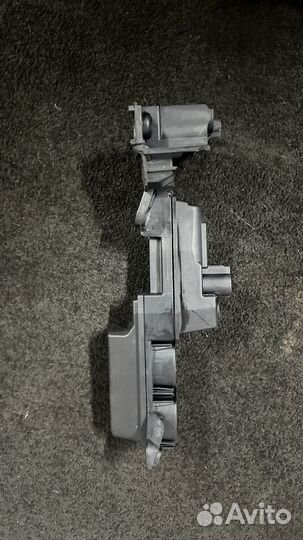 Распределитель B+ плюса аккумулятора BMW G11