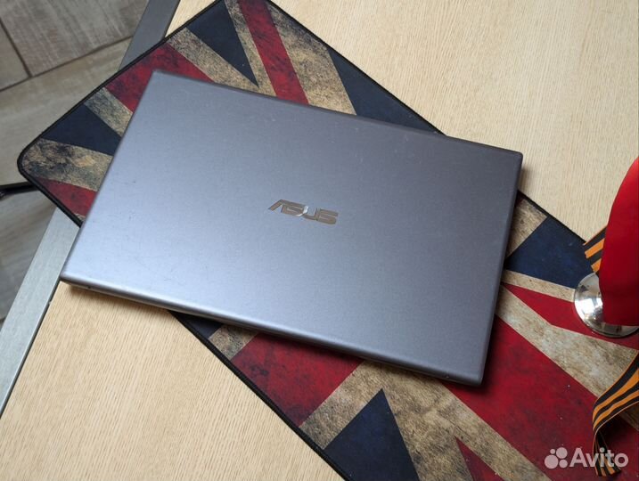 Asus vivobook FHD / I3-10 / MX330 /16 GB DDR4