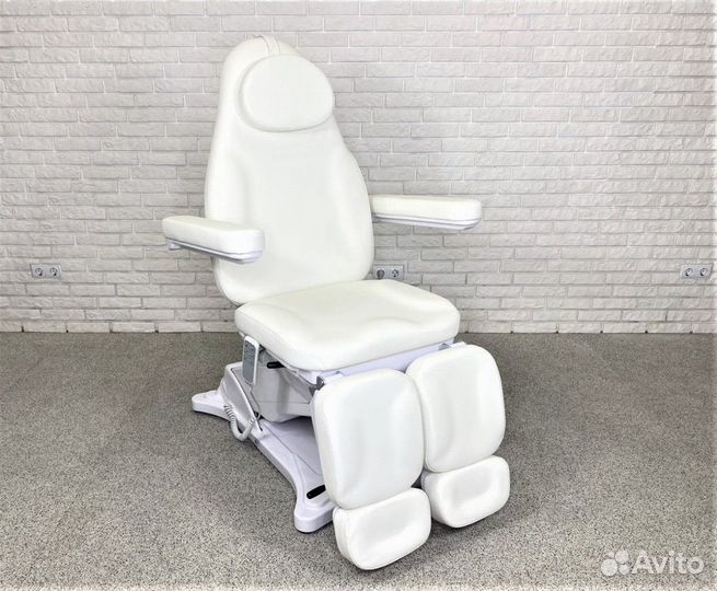 Педикюрное кресло Adel, 3 мотора
