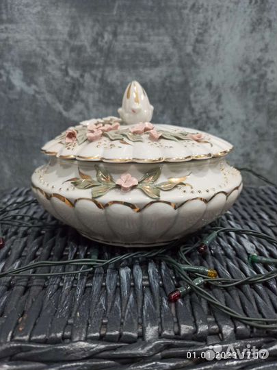 Фарфоровая шкатулка СССР Кисловодск винтаж