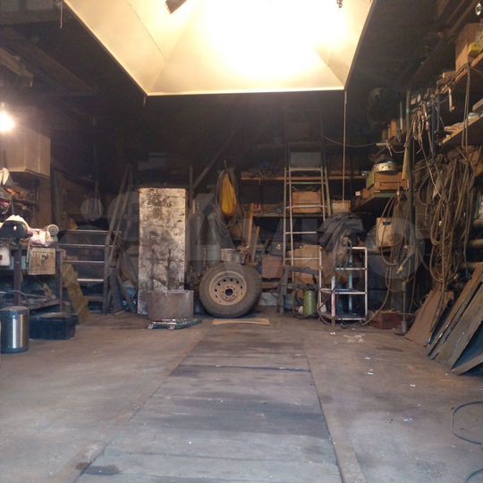 Гараж, > 30 м²