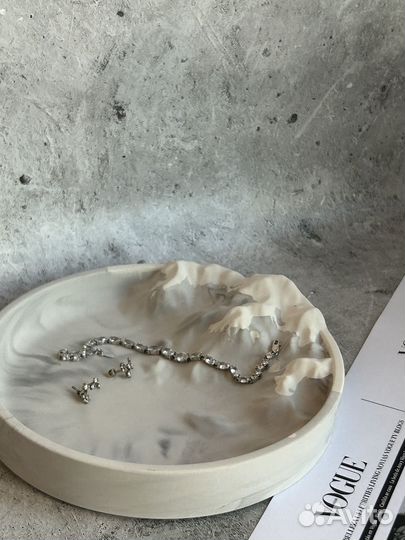 Подставка из гипса 