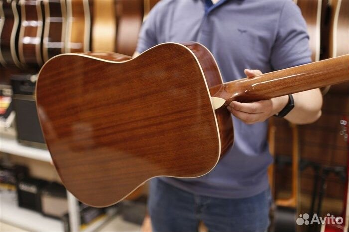 Акустическая 12-струнная гитара