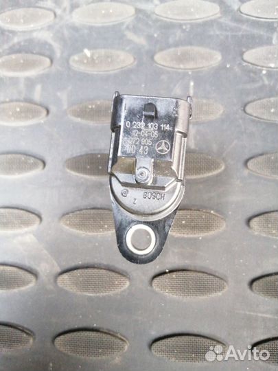 Датчик положения распредвала Mercedes A2729050043