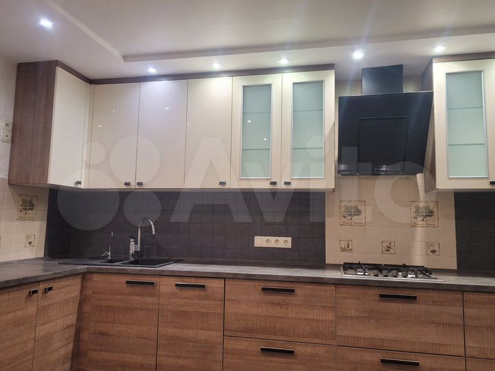 2-к. квартира, 77 м², 2/9 эт.