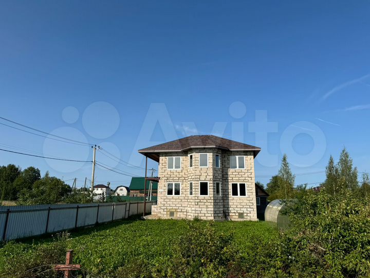 Коттедж 190 м² на участке 10 сот.