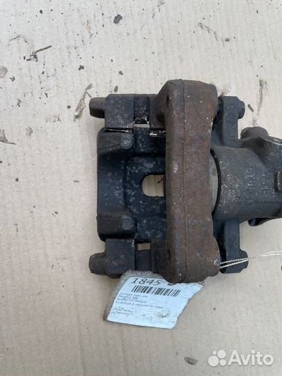 Суппорт задний правый Peugeot 308 хейчбек EP6 2011