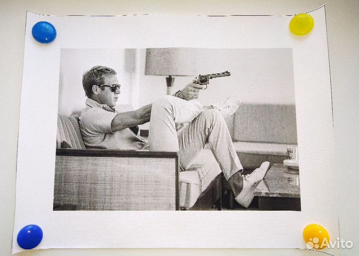 Картина на ткани «парень с пистолетом», 30*21см