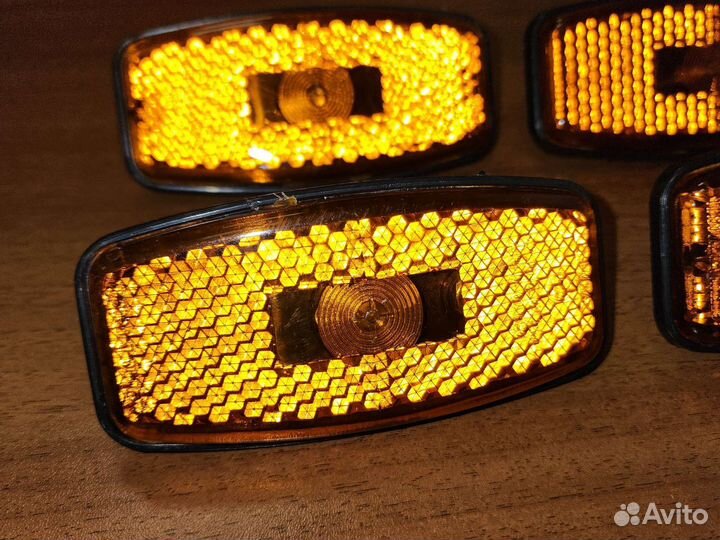 Фонарь боковой оранжевый (габаритный ) 12/24 Много