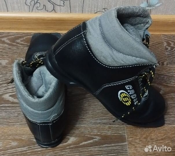 Лыжные ботинки