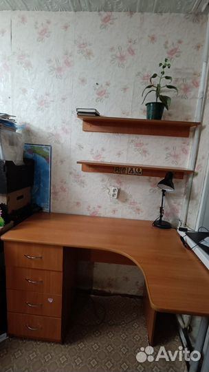 Письменный стол