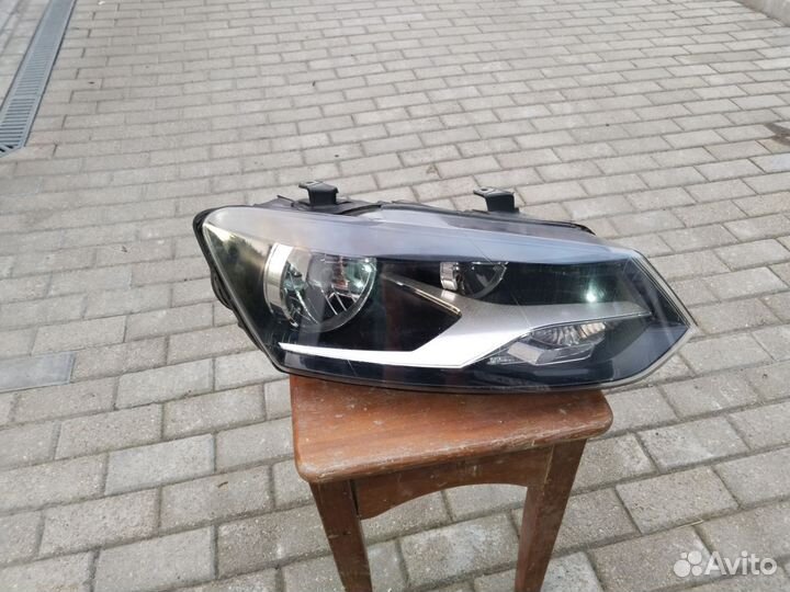 Фара правая Volkswagen Polo седан