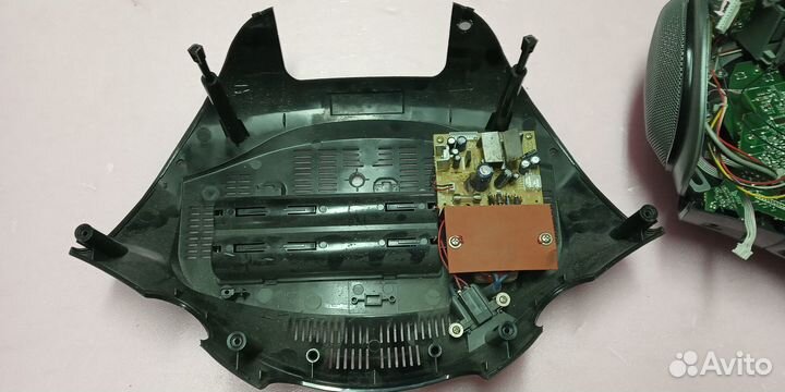 На запчасти магнитолу LG LPC53-X0