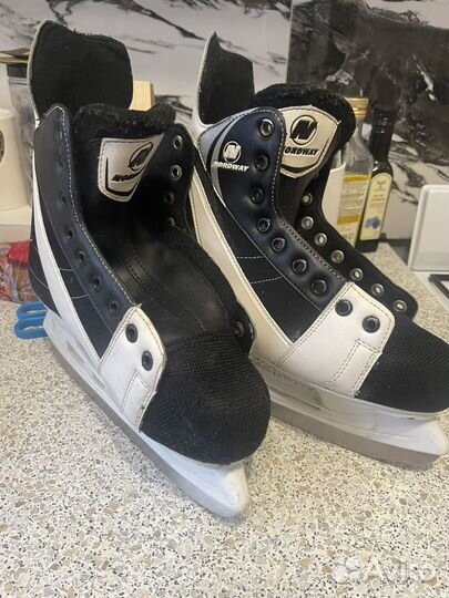 Коньки хоккейные