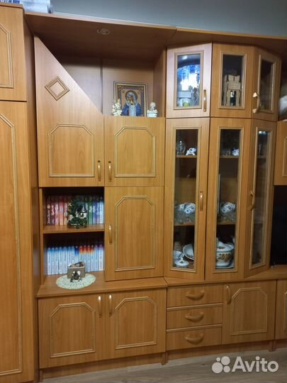 Стенка в гостиную бу