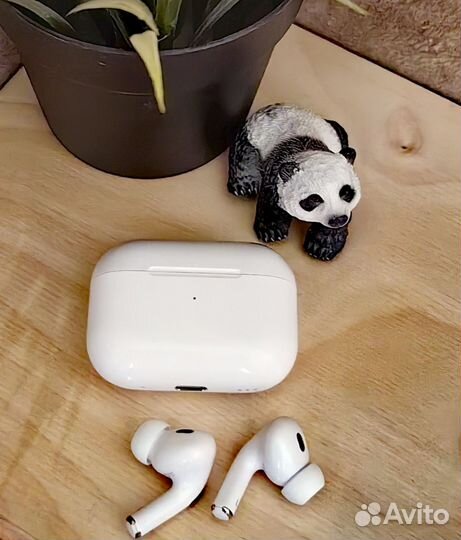 AirPods Pro 2 + два подарка