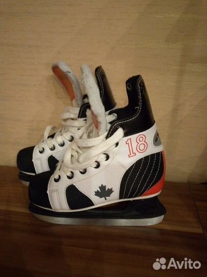 Коньки фигурные детские и лыжные ботинки