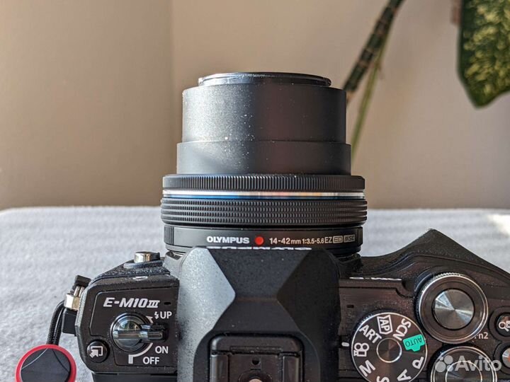 Объектив Olympus M. Zuiko 14-42mm f/3.5-5.6 EZ