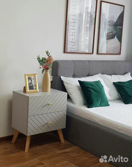 Тумба прикроватная