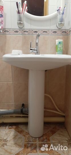 Продам люстру