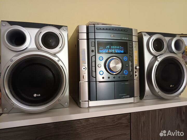 Продам музыкальный центр LG LM-K3565