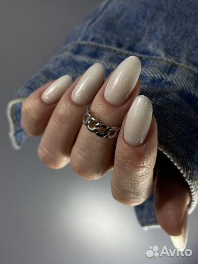 Маникюр в салоне