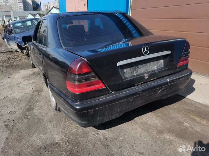 В разборе Mercedes w202 2.4 m112e24