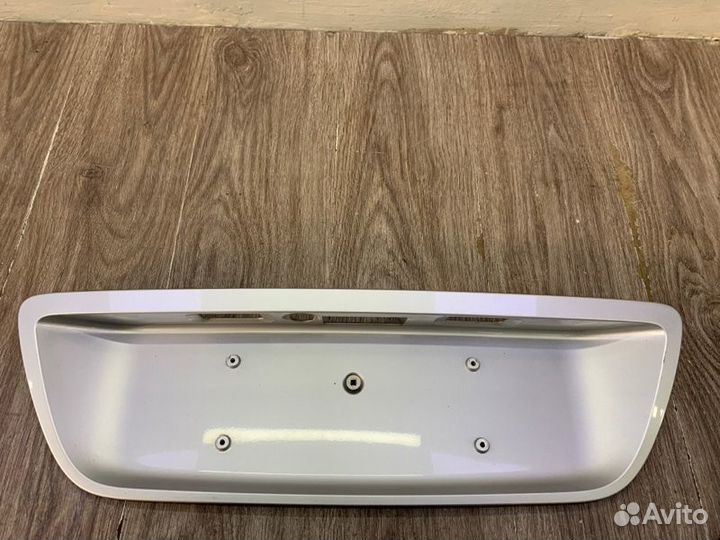 Накладка на крышку багажника задняя Mercedes