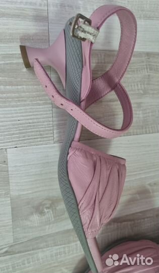 Босоножки женские 36 размер