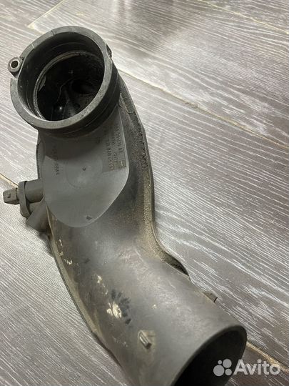 Патрубок воздухозаборника VAG 078133356F