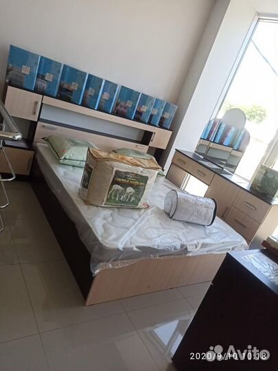 Спальный гарнитур