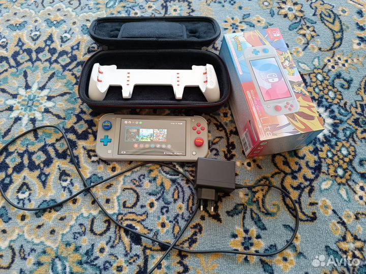 Nintendo switch lite zacian&zamazenta edition